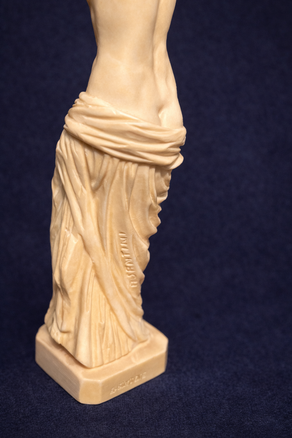 A. Santini Venus de Milo Sculpture, Signed Italian Marble Composite Figure