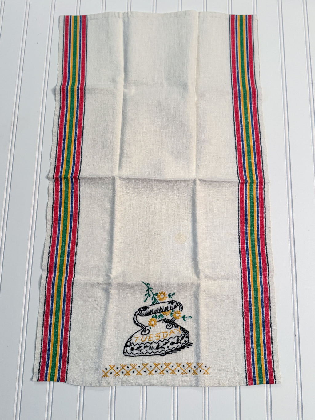 Vintage Days-of-the-Week Embroidered Kitchen Towels | Set of 5