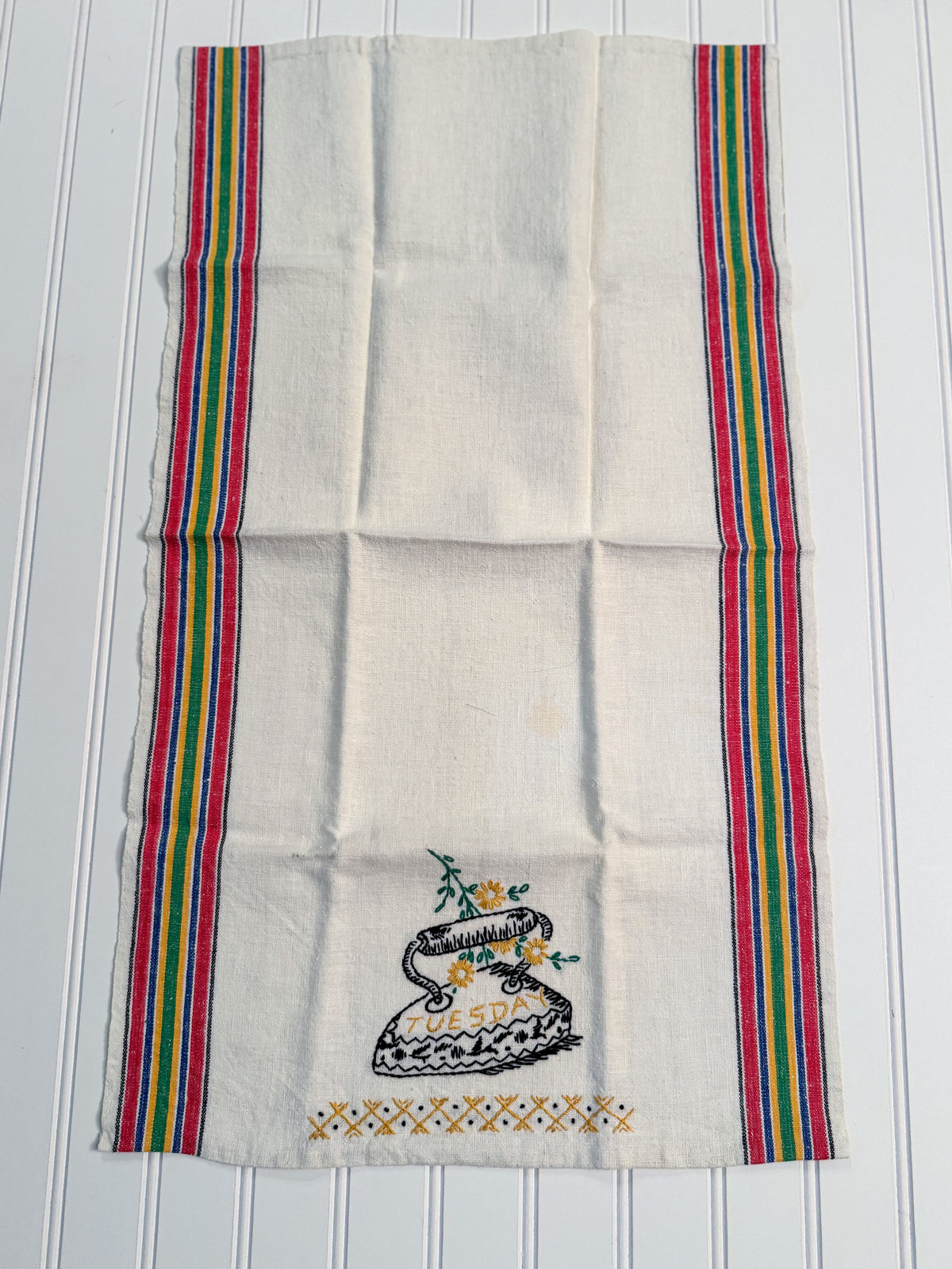 Vintage Days-of-the-Week Embroidered Kitchen Towels | Set of 5