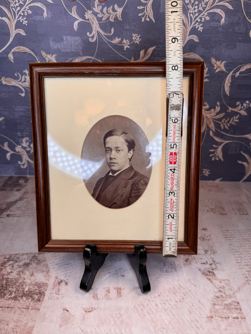 Antique Gentleman Portrait Photograph in Wooden Frame | Victorian Cabinet Card