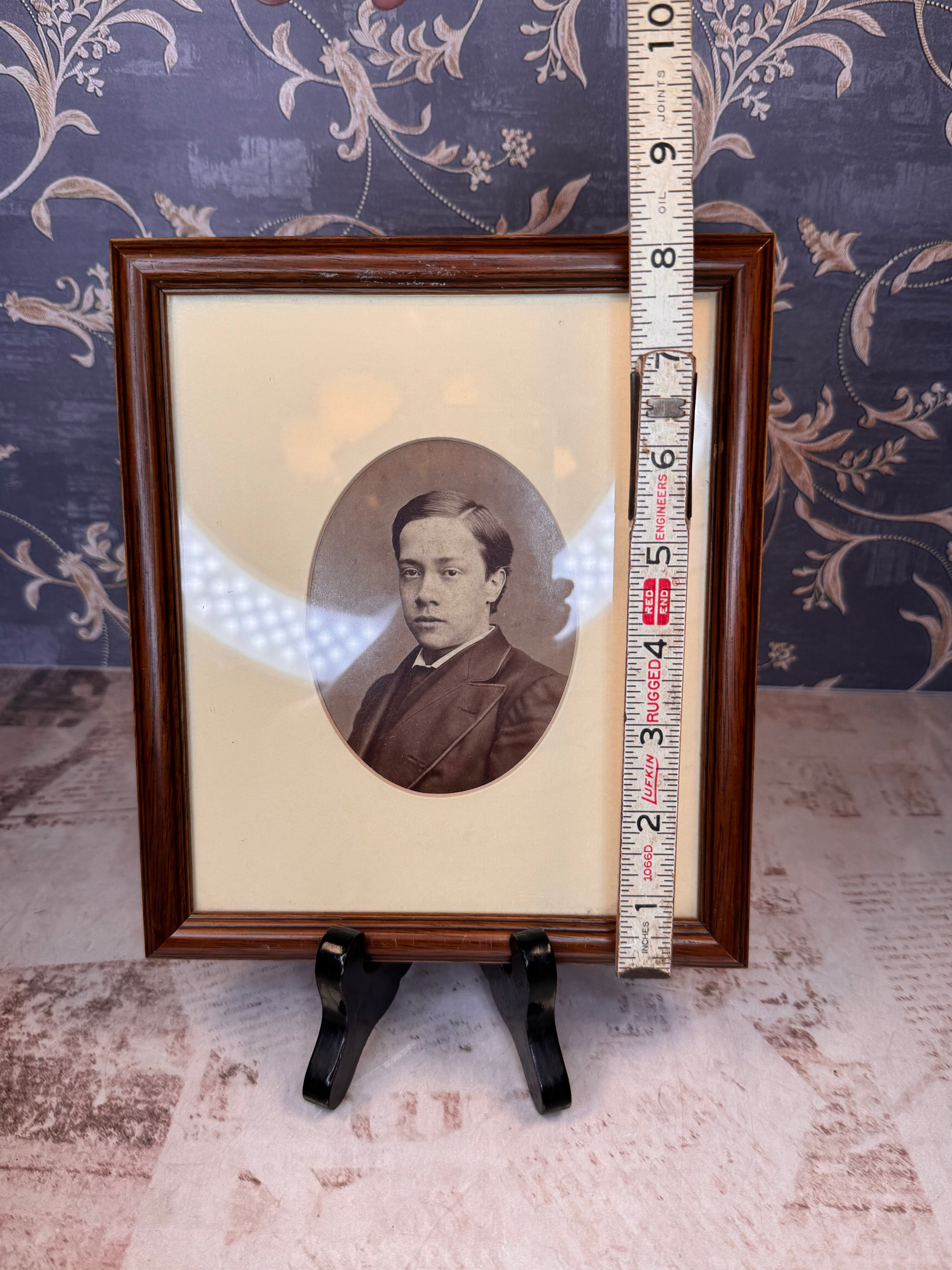Antique Gentleman Portrait Photograph in Wooden Frame | Victorian Cabinet Card