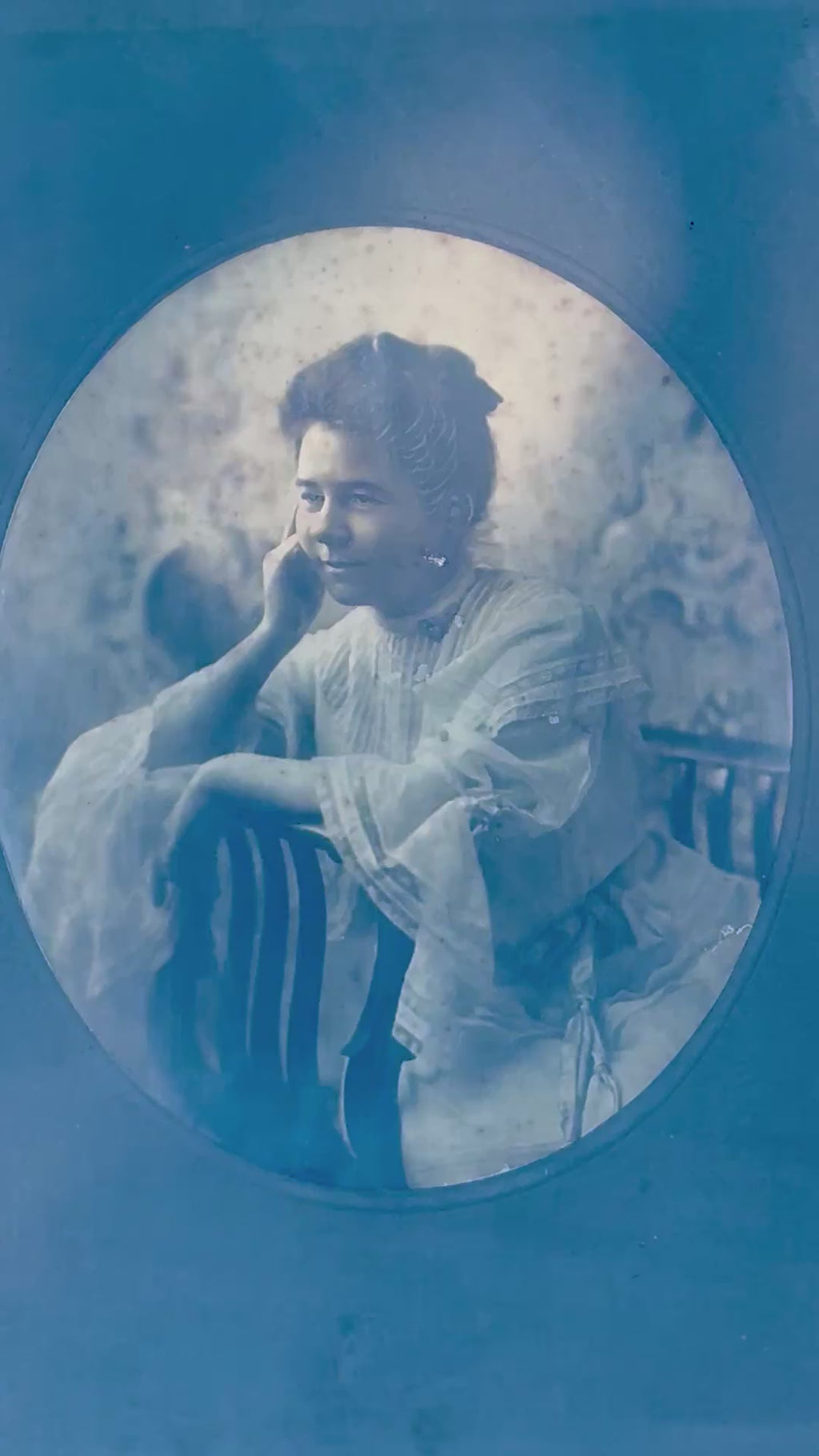 Antique Cabinet Card Portrait of Young Woman in Antique Gilt Frame | Original Backing & Photograph