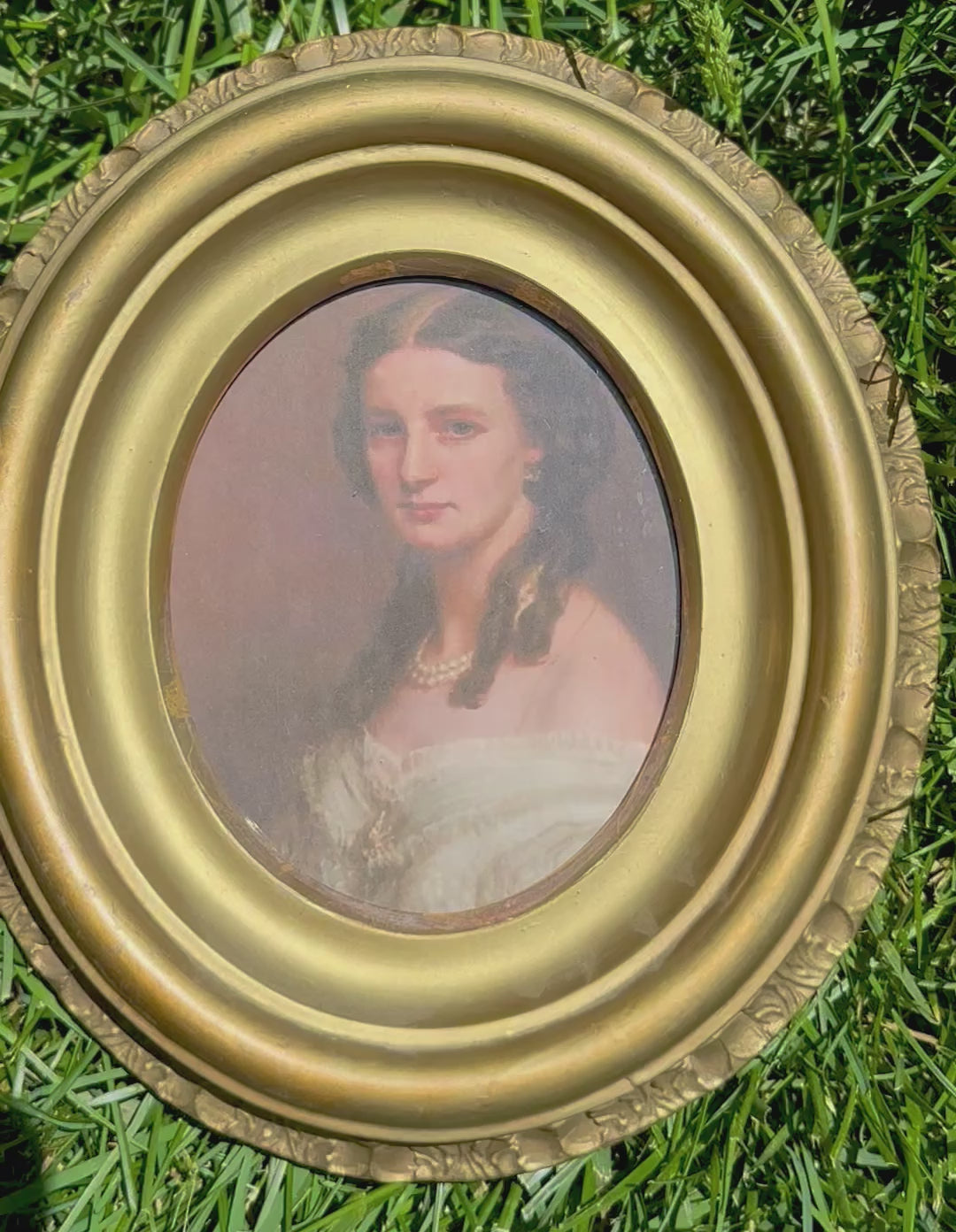 Antique Round Deep-Well Gilt Portrait Frame with Hand-Cut Glass, c. 1890–1910